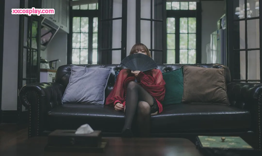 Yuzuki: Seductive Fan Lingerie